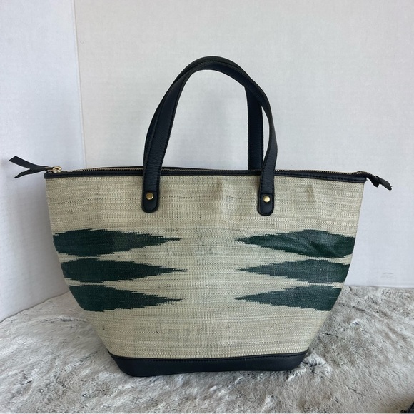 New Decena Collections Stylish Black and Green Bag Set - Picture 4 of 15